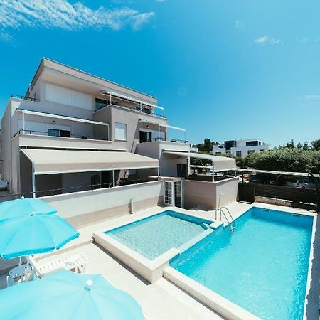 Apartments Prestige بيتريتْشاني المظهر الخارجي الصورة
