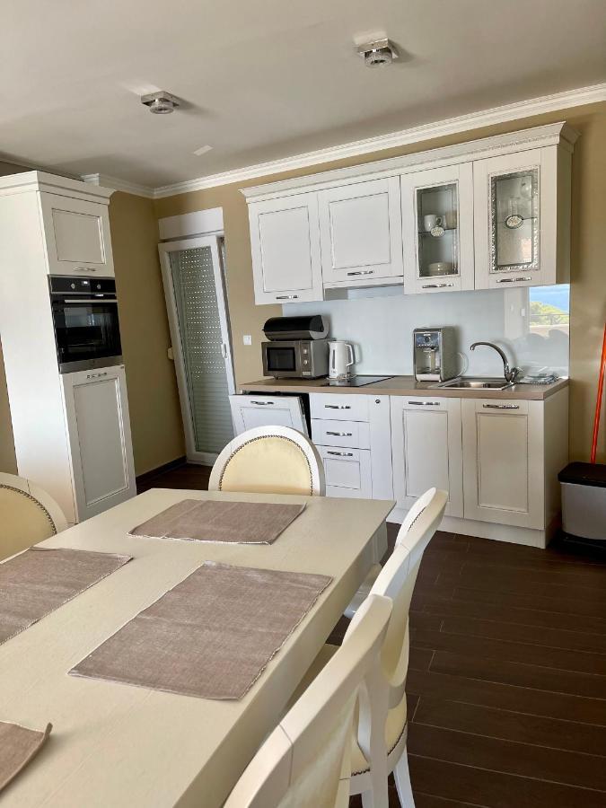 Apartments Prestige بيتريتْشاني المظهر الخارجي الصورة