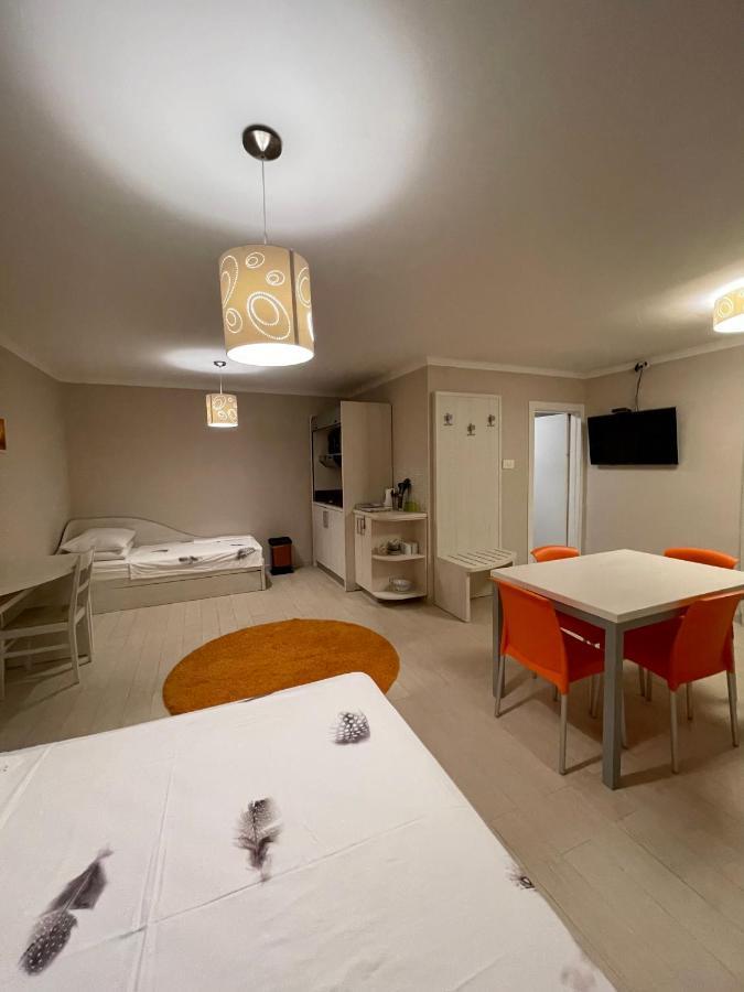 Apartments Prestige بيتريتْشاني المظهر الخارجي الصورة