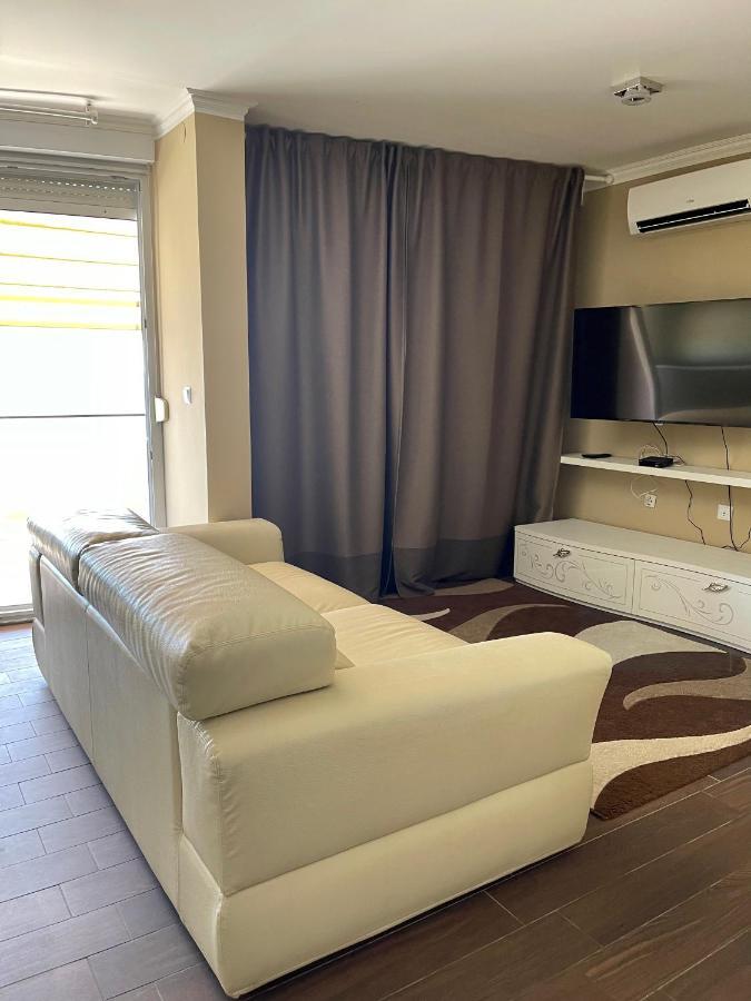 Apartments Prestige بيتريتْشاني المظهر الخارجي الصورة