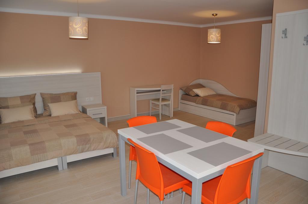 Apartments Prestige بيتريتْشاني المظهر الخارجي الصورة