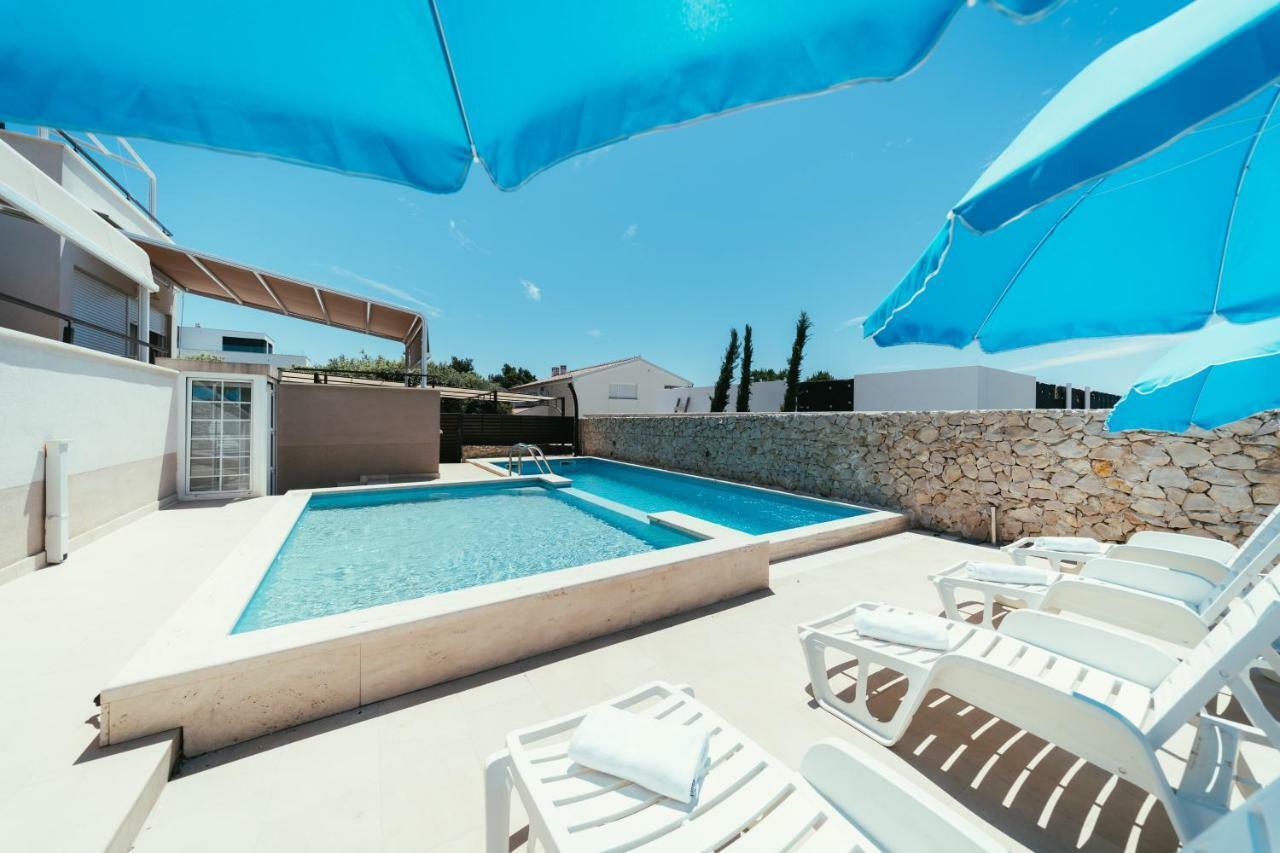 Apartments Prestige بيتريتْشاني المظهر الخارجي الصورة