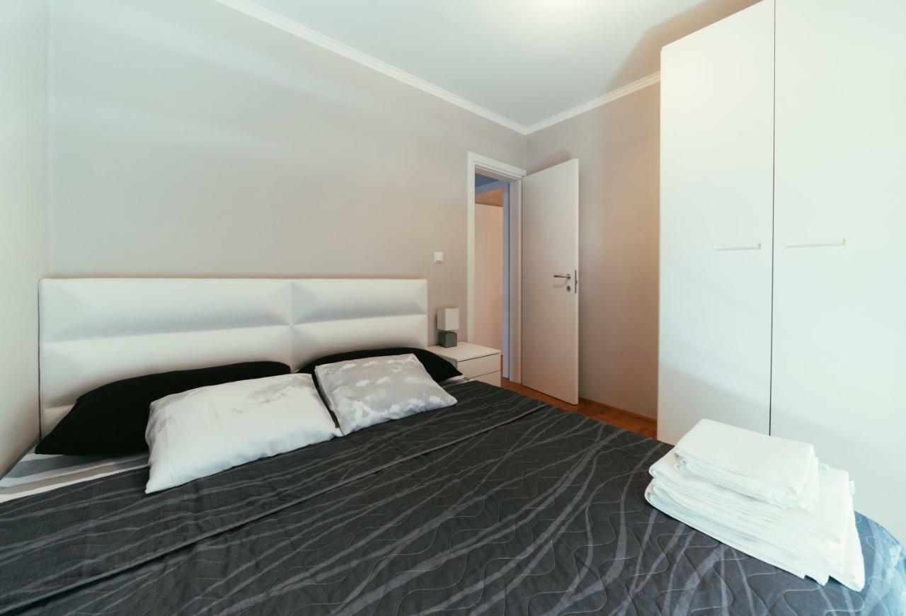 Apartments Prestige بيتريتْشاني المظهر الخارجي الصورة