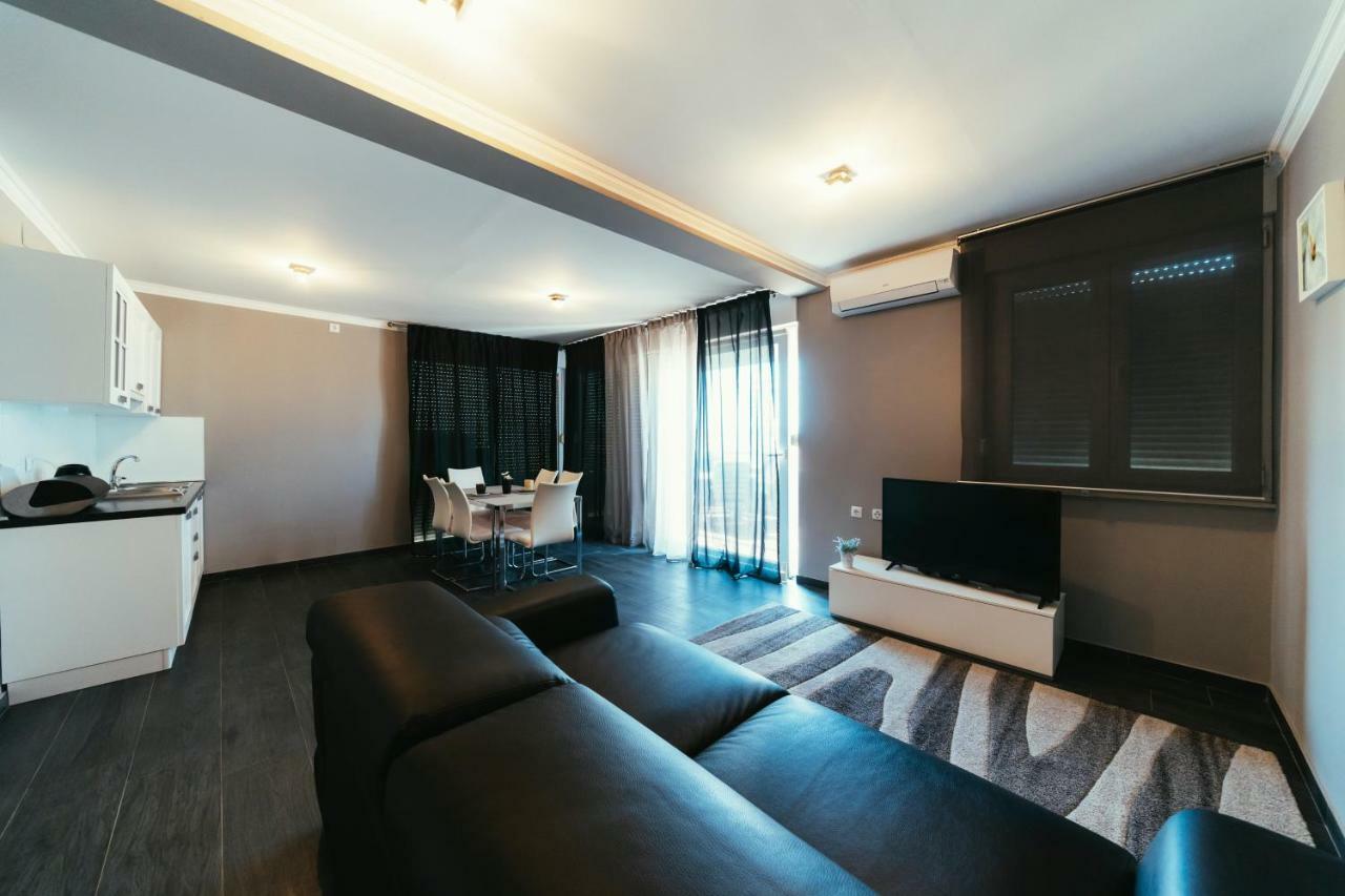 Apartments Prestige بيتريتْشاني المظهر الخارجي الصورة