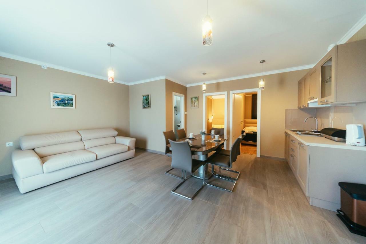 Apartments Prestige بيتريتْشاني المظهر الخارجي الصورة