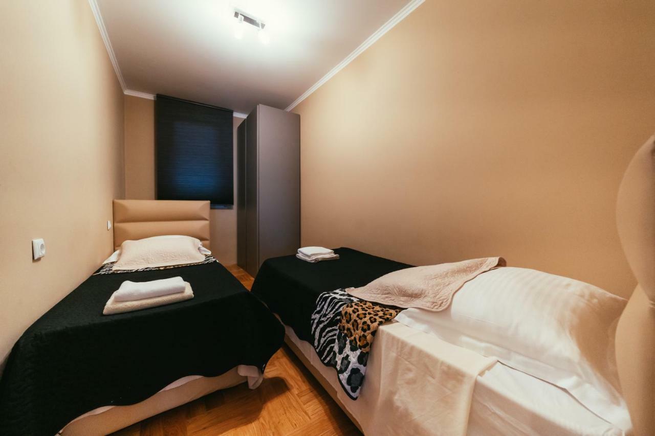 Apartments Prestige بيتريتْشاني المظهر الخارجي الصورة