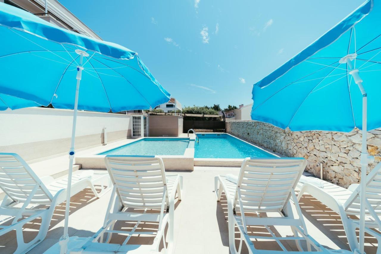 Apartments Prestige بيتريتْشاني المظهر الخارجي الصورة